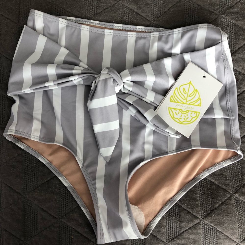 Kortnie Jeane bottoms. BNWT size small